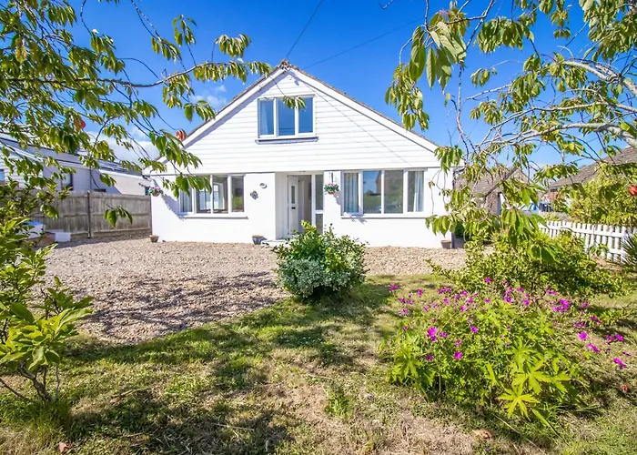 Bancroft - Camber Sands, East Sussex - Hot Tub, Parking For 6 Cars, Dog Friendly