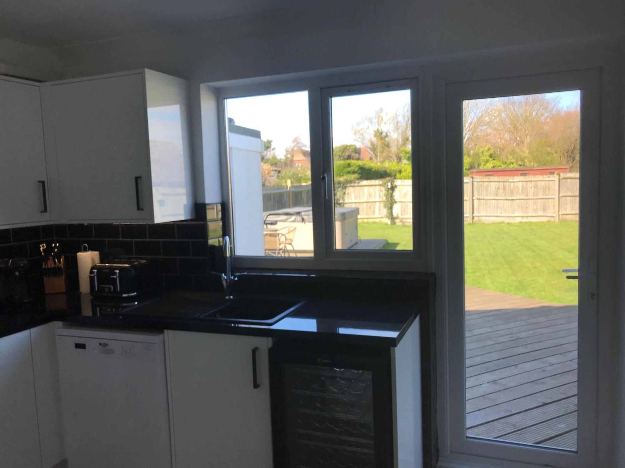 Bancroft - Sands, East Sussex - Hot Tub, Parking For 6 Cars, Dog Friendly *