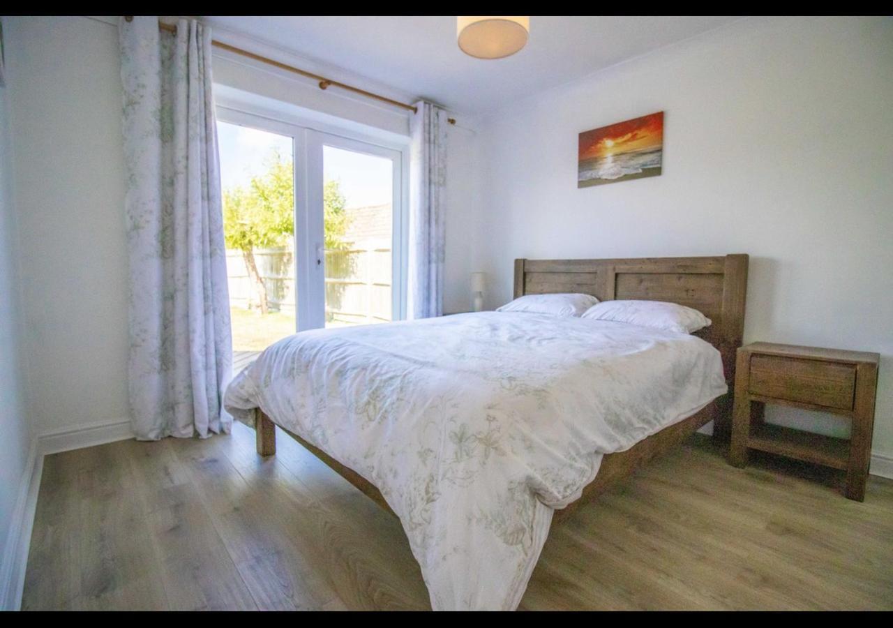 Bancroft - Sands, East Sussex - Hot Tub, Parking For 6 Cars, Dog Friendly *