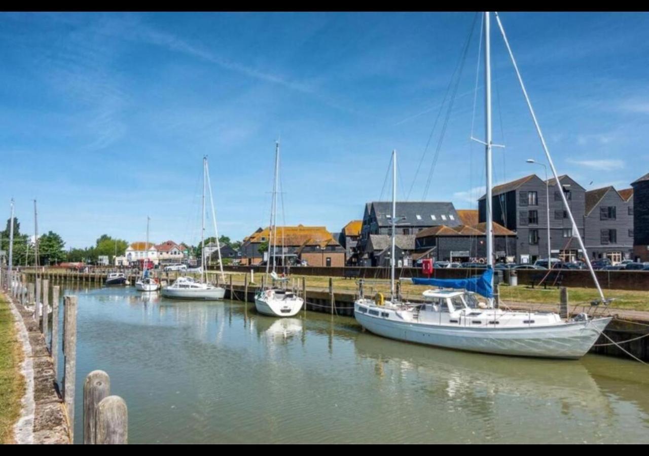 Bancroft - Sands, East Sussex - Hot Tub, Parking For 6 Cars, Dog Friendly Camber