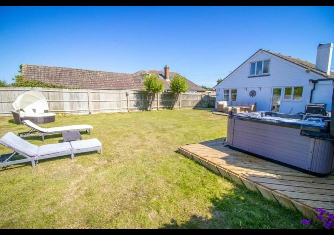 Bancroft - Sands, East Sussex - Hot Tub, Parking For 6 Cars, Dog Friendly